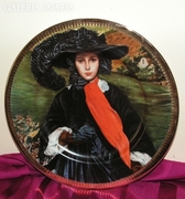 Miss May Sartorys portréja angol porcelán dísztányér.