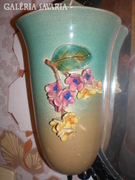 Akasztható fali váza rátett virággal, 19 cm