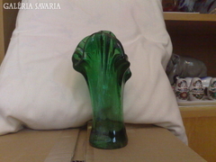 Különleges formájú zöld muranói üveg váza