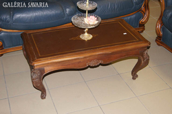 Bőr tetejű barokk kis asztal