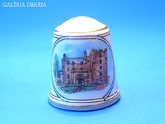 GYŰSZŰ, JELZETT  PORCELÁN