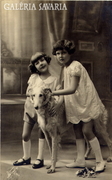 Képeslap Kislányok kutyával 1932. okt.
