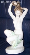 Herendi női szobor