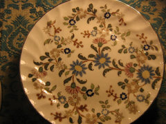 Antik Zsolnay tányérok , babérkoszorús jelzéssel (4 db)