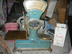 Régi, súlyos mérleg