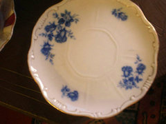 Zsolnay tányérka, jelzett, kék virágos, 15 cm átmérő