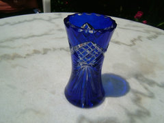 Kék csiszolt kristály váza 