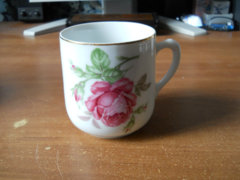 Antik rózsás csehszlovák csésze jelzett,számozott