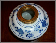 Meisseni porcelán petróleum tartály
