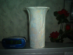 Irizáló, gyöngyház színű váza