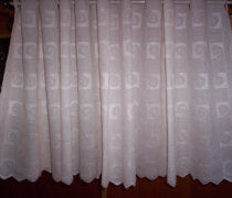 Batiszt vitrázs függöny,hímzett