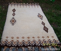Marokkói 100% os gyapjúból,kézzel készített szőnyeg 1