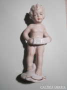 Matt testű német porcelán figura