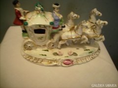  4 lovas porcelán hintó hajtokkal/ barokkos /