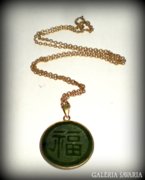 Kínai feliratos Jáde kő medál+lánc-BŐSÉG AMULETT K23