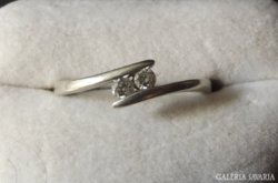 Elegáns fehér arany gyémánt gyűrű, 0.10 ct