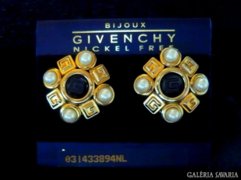 Jelzett eredeti Givenchy fülbevaló
