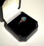 Filigrán ezüst gyűrű, türkizzel és markazitokkal