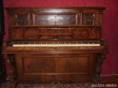 antik pianínó (XIX század)