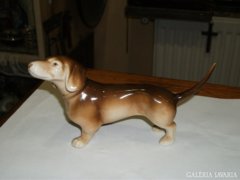 Royal Dux porcelán kutya