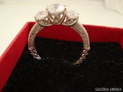 Ezüst gyűrű 3 kővel, markazittal