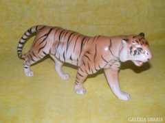 Nagy és félelmetes porcelán tigris 2