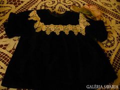 Fekete bársony bébi ruha antik csipkével + mellényke