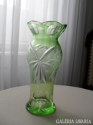 Zöld kristály váza