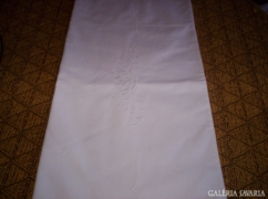58x70 cm fehér pamut ,hímzett párnahuzat