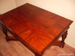 Antik asztal 5 méterre bővíthető