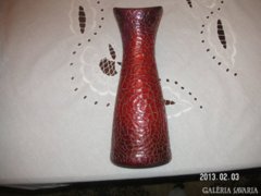 Zsolnay ökörvér színű repesztett váza