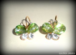 Nagyon bájos, pillangós fülbevaló- zöld kövekkel