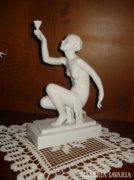 Herendi fehér nöi figura, szobor ( olimpiai lángot vivő 
