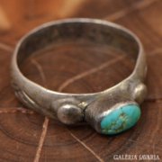 Középkori ezüst gyűrű türkiz kővel