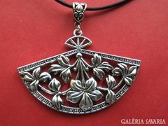 Romantikus virágmintás tibeti ezüst legyező