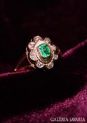 Antik arany gyűrű smaragddal és brilliánsokkal