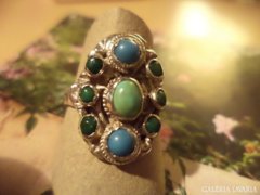 Ezüst gyűrű Art Noveau stílusban zöld és kék ékkövekkel
