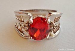 Gyönyörű ezüst gyűrű rubin piros kővel