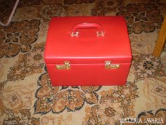 Piros nagy ékszeres táska ékszer bőrönd