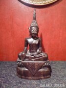 Egzotikus fából faragott nagy méretű ülő Budha szobor 38 cm