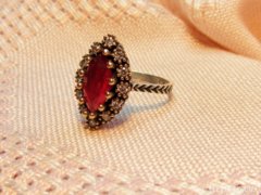 Szépséges ezüst gyűrű rubin és topáz kövekkel