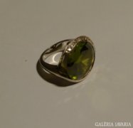 Olivin köves ezüst gyűrű /13.5 gramm/