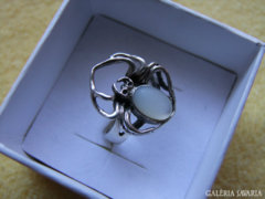 ANTIKOLT ezüst pók gyűrű gyöngyházzal