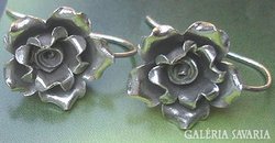 Kézműves rózsa ezüst fülbevaló