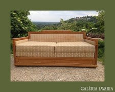 Kinyitható,ágynemű tartós,intarziás Bieder kanapé 