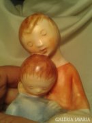 Anya gyermekével porcelán fihura jelzett