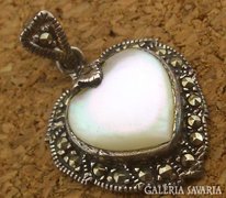 Gyöngyház-markazit gyönyörű ezüst szív medál