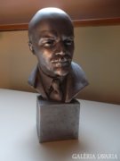 Lenin fej szobor