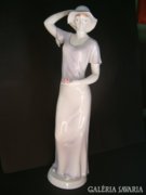 Art deco HOLLÓHÁZI  "Kalapos Hölgy" (41cm) 