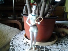 kézzel festett Hollóházi porcelán teniszező nő